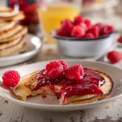 Pancakes caseros con mermelada