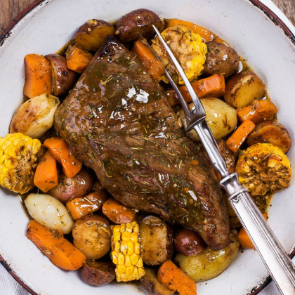 Carne al horno con romero y tomillo