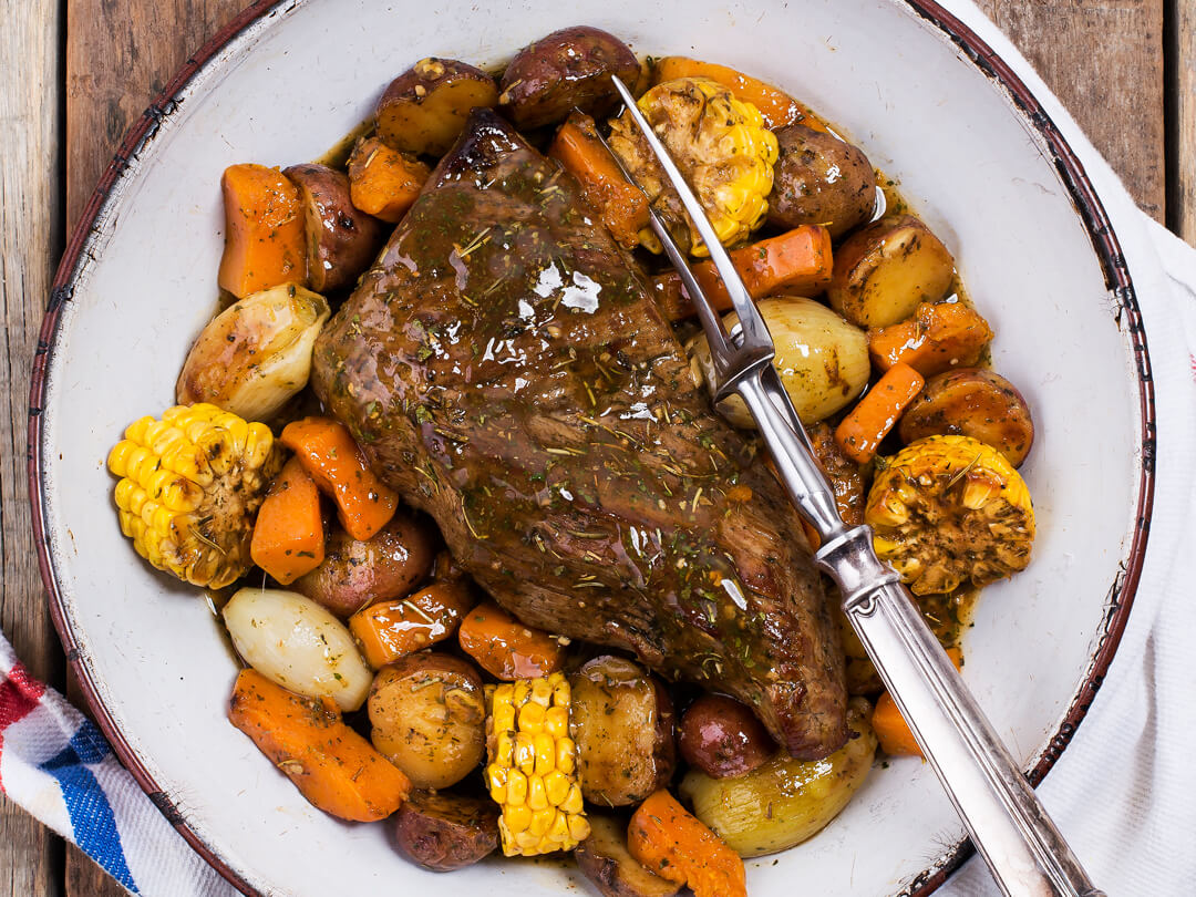 Carne al horno con romero y tomillo