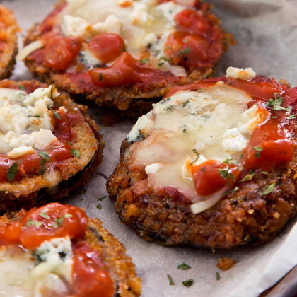 Milanesas de berenjena a la napolitana con salsa portuguesa