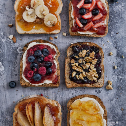 Tostadas frutales reversionadas con mermelada