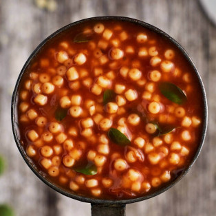 Sopa de tomate y Ave María